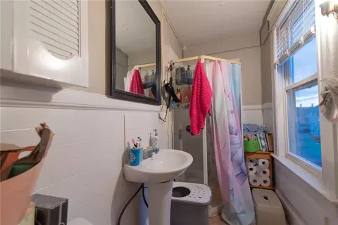 201 4th Ave, Woonsocket, RI 02895 photo 39