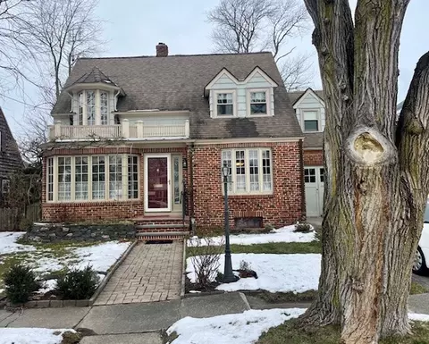 131 Canonchet Ave, Warwick, RI 02888