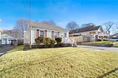 60 Harding Ave, Johnston, RI 02919