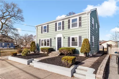 184 Robinson Ave, Pawtucket, RI 02861
