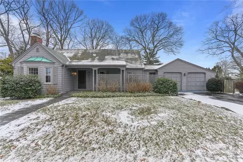 21 Poplar Ave, East Providence, RI 02915