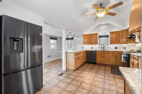 197 Providence St, Woonsocket, RI 02895 photo 10