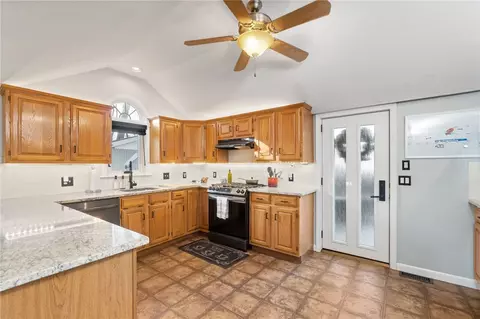 197 Providence St, Woonsocket, RI 02895 photo 8