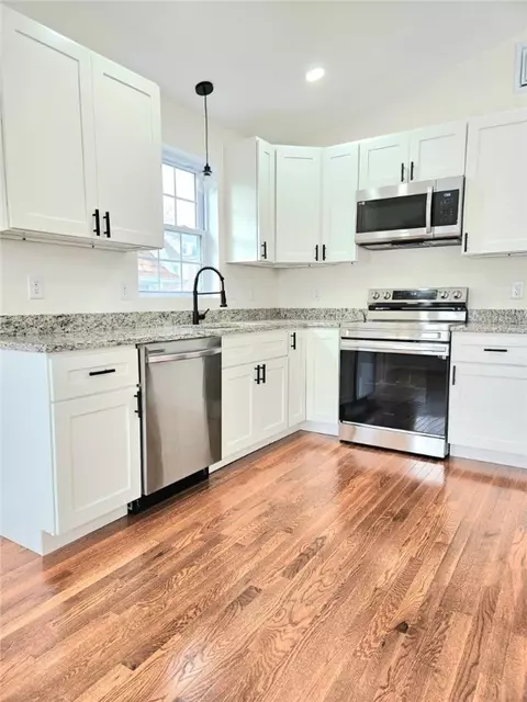 261 Warrington St, Providence, RI 02907 photo 6