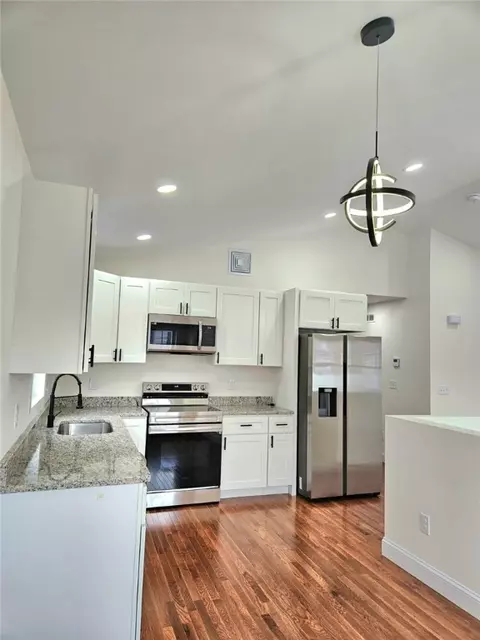 261 Warrington St, Providence, RI 02907 photo 8