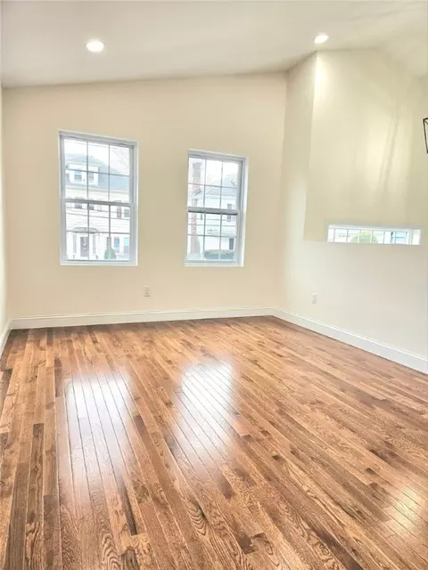 261 Warrington St, Providence, RI 02907 photo 14
