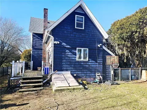 4 Cabin Ct, Westerly, RI 02891 photo 3