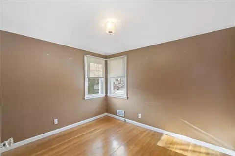 76 Leslie Rd, Warwick, RI 02888 photo 19
