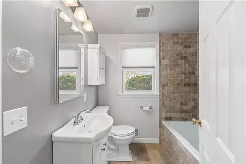 76 Leslie Rd, Warwick, RI 02888 photo 22