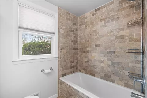 76 Leslie Rd, Warwick, RI 02888 photo 23