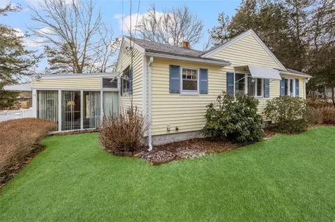 14 Martin St, Coventry, RI 02816