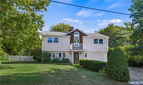 81 Hemlock Rd, South Kingstown, RI 02879