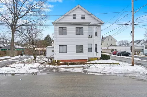 60 Standish Ave, Cranston, RI 02920