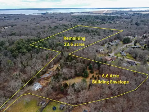 189 N Quidnessett Rd, North Kingstown, RI 02852