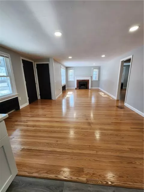 3 Chambly Ave, Warwick, RI 02888 photo 4