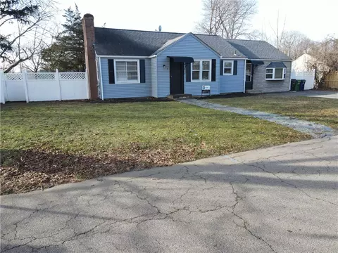 3 Chambly Ave, Warwick, RI 02888 photo 2