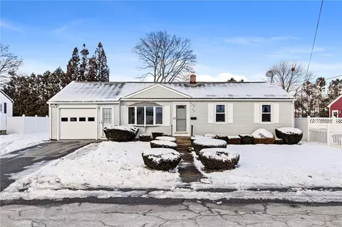 35 Maude Ave, Coventry, RI 02816