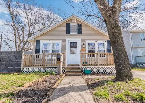 426 Pequot Ave, Warwick, RI 02889