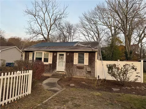 207 North Rd, South Kingstown, RI 02879