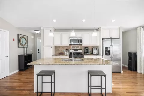119 Danielle Dr, Woonsocket, RI 02895 photo 6