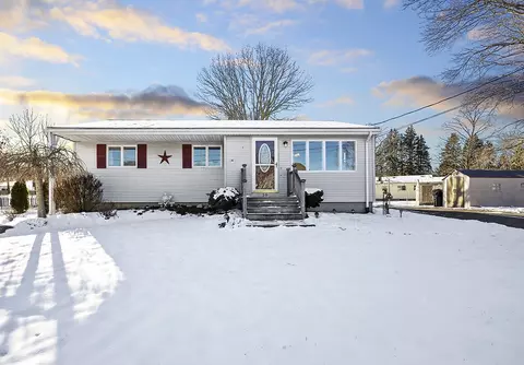 59 Montcalm Rd, Warwick, RI 02889