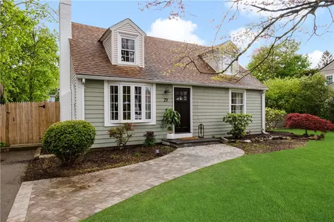 29 Hattie Ave, Greenville, RI 02828