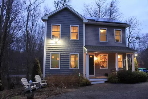 21 Lampercock Ln, Lincoln, RI 02865