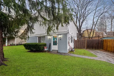 8 Allendale Ave, North Providence, RI 02911