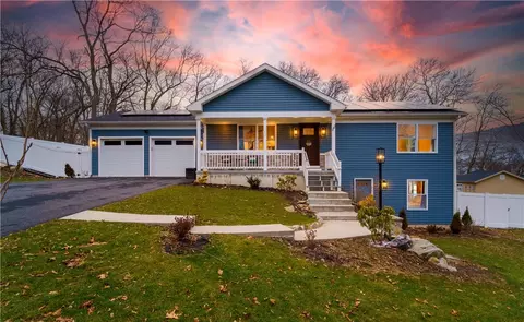 267 Boulder View Dr, Warwick, RI 02886