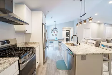 Kitchen - 267 Boulder View Dr, Warwick, RI 02886 photo 2 of 3