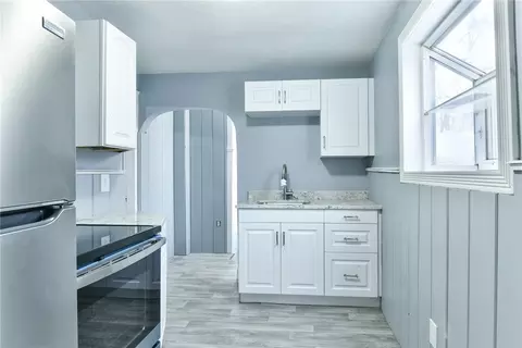 41 Lansing Ave, Warwick, RI 02888 photo 3