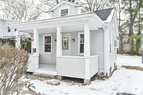 41 Lansing Ave, Warwick, RI 02888 photo 2