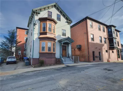 3 Ames St #2, Providence, RI 02909