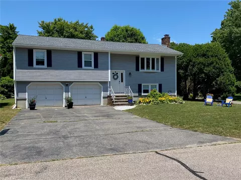 4 Third St, Westerly, RI 02891