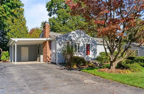 105 Lockhaven Rd, Warwick, RI 02889 photo 8