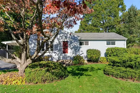 105 Lockhaven Rd, Warwick, RI 02889 photo 2