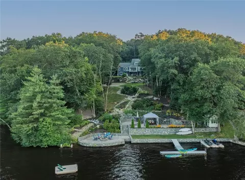 76 Aldrich Rd, Glocester, RI 02857