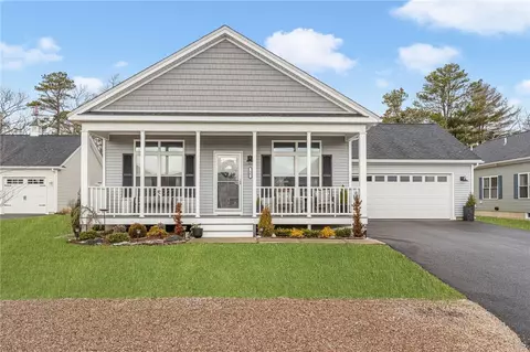 86 Driver Ln, South Kingstown, RI 02879