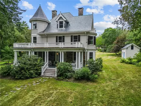 4389 Post Rd, East Greenwich, RI 02818