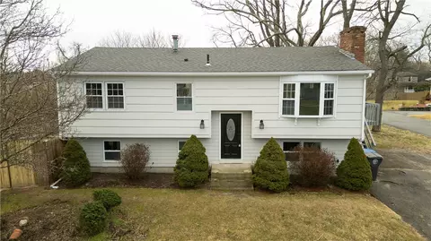 17 Fairbanks St, Cranston, RI 02910