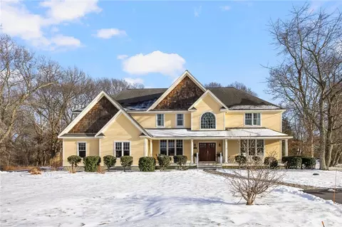 57 Little Bit Ln, North Kingstown, RI 02852