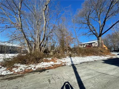 28 Baltimore St, Providence, RI 02909
