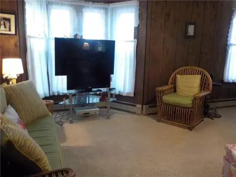33 Middle St, Woonsocket, RI 02895 photo 10