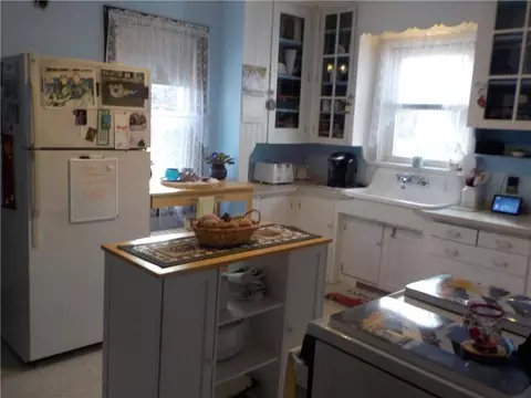 33 Middle St, Woonsocket, RI 02895 photo 6
