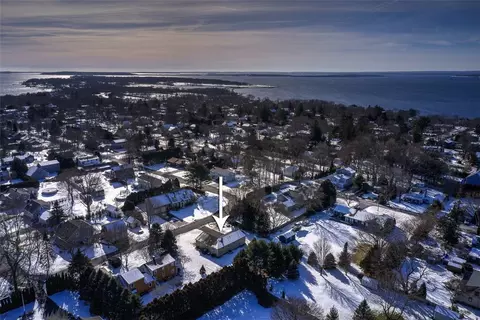 2 Forest Rd, Bristol, RI 02809 photo 27