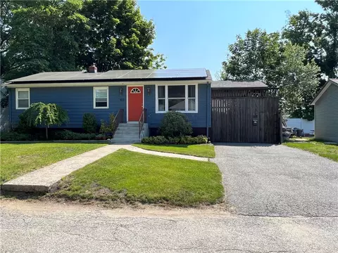103 Grandview Ave, Johnston, RI 02919