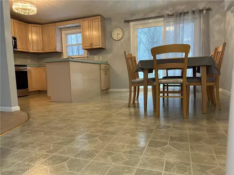 10 Patton St, Coventry, RI 02816 photo 4
