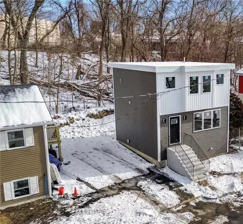 49 Case Ln, Providence, RI 02909 photo 2