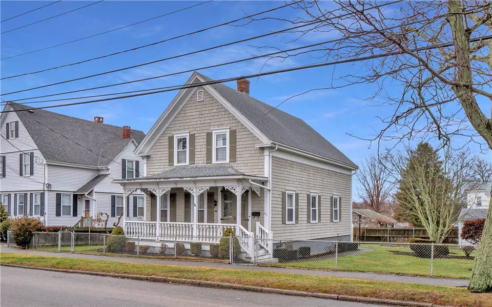 61 Bay View Ave, Bristol, RI 02809 36 Photos Movoto