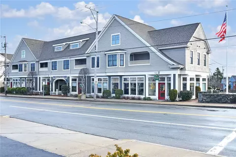 672 Main St #4, East Greenwich, RI 02818